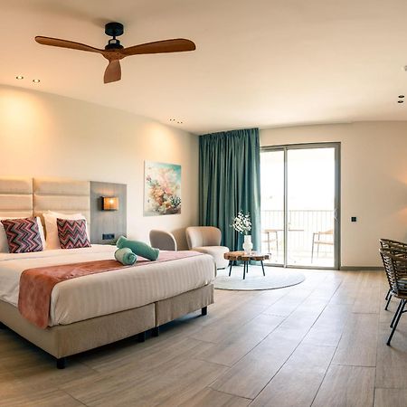 Dolphin Suites & Wellness Curacao Willemstad Esterno foto