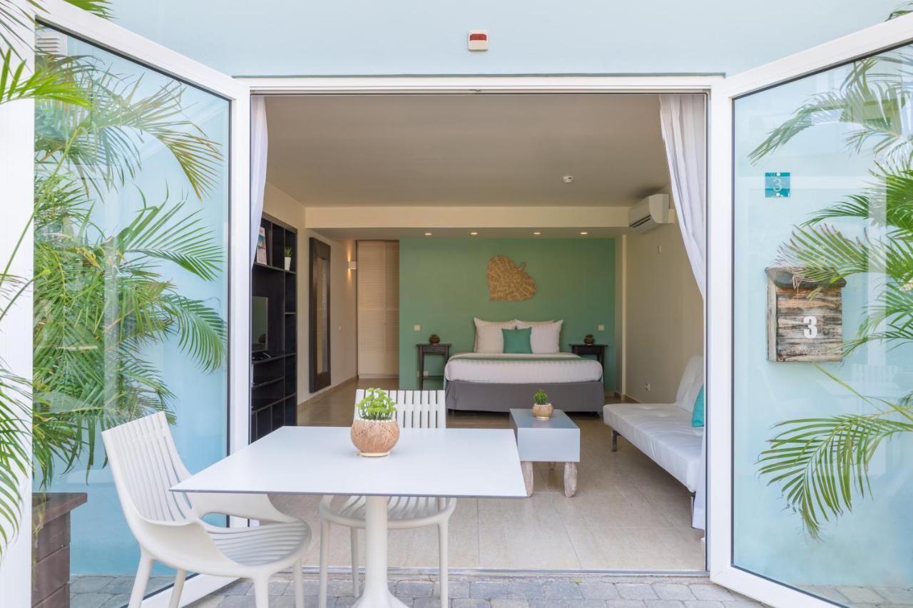 Dolphin Suites & Wellness Curacao Willemstad Esterno foto