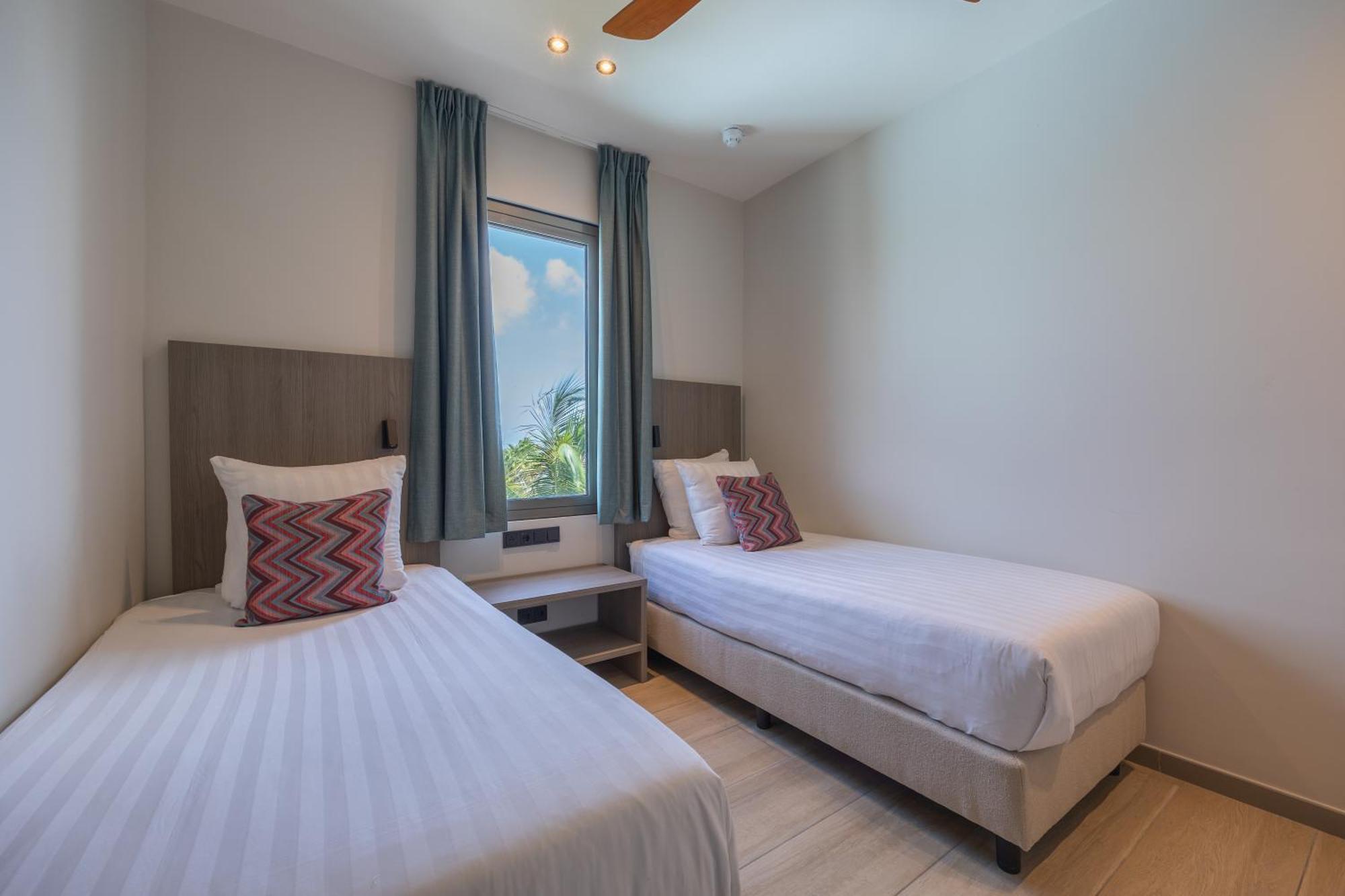 Dolphin Suites & Wellness Curacao Willemstad Esterno foto