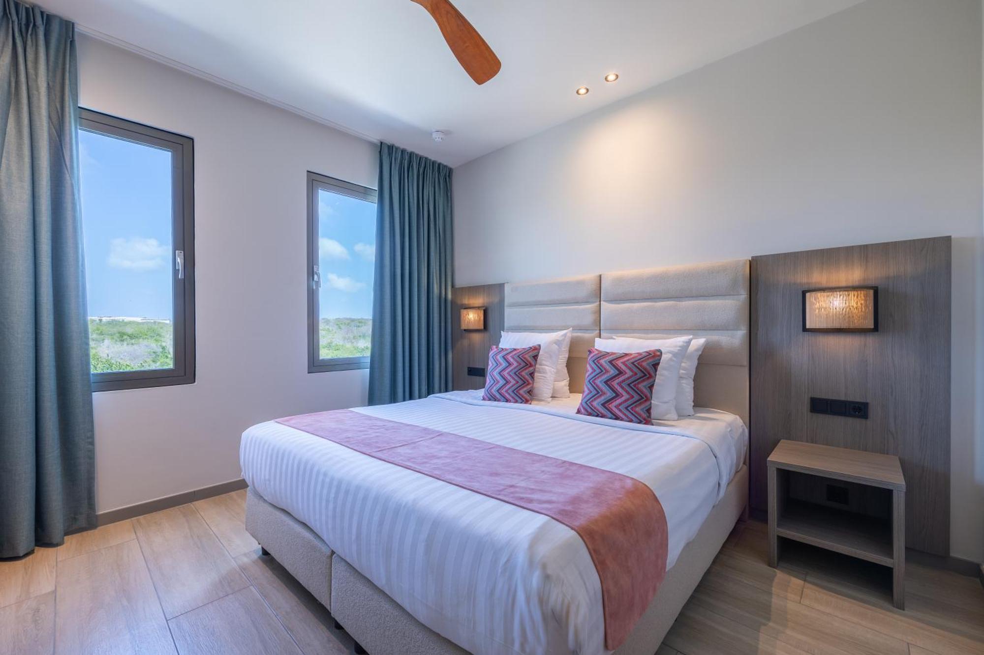 Dolphin Suites & Wellness Curacao Willemstad Esterno foto