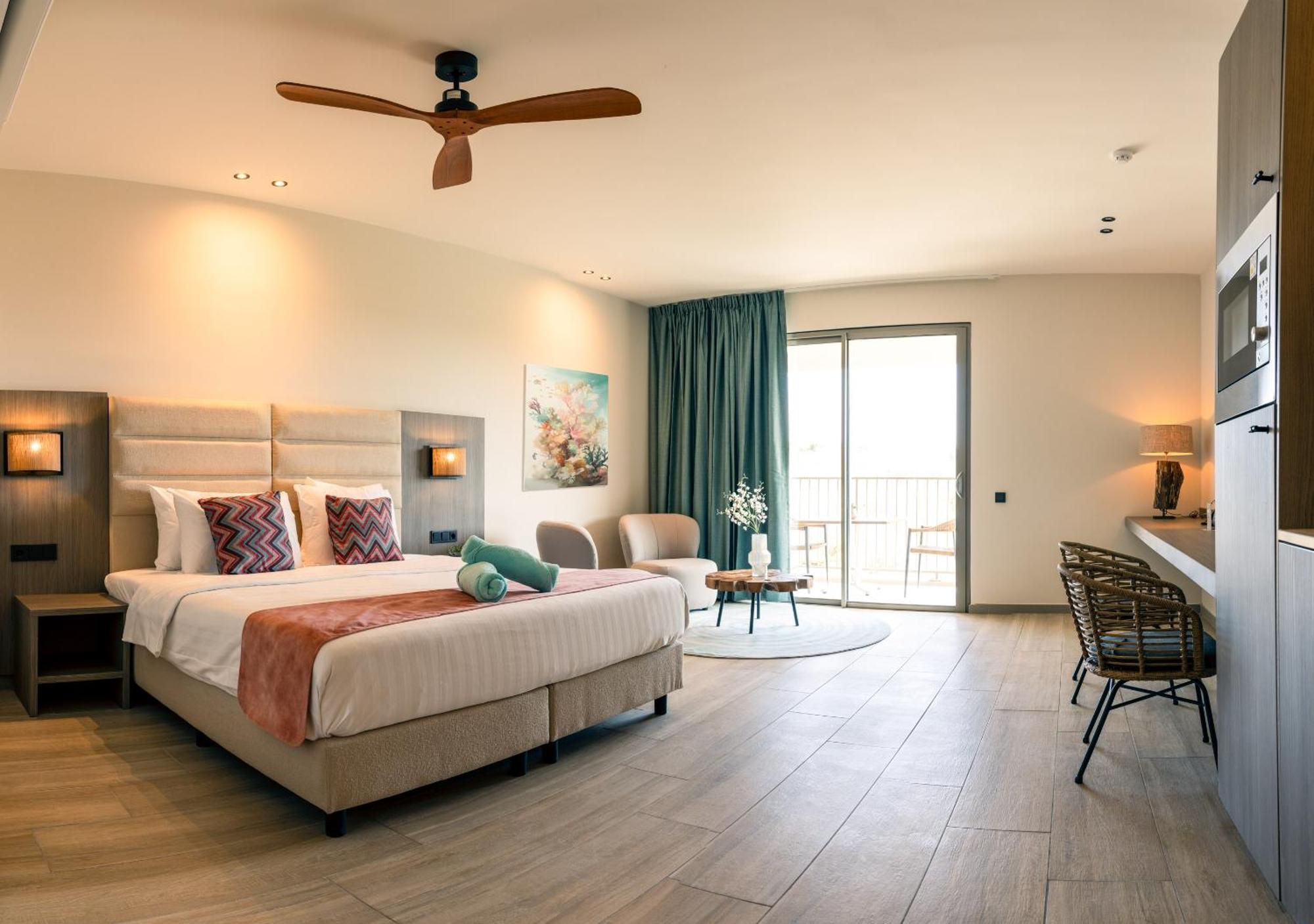 Dolphin Suites & Wellness Curacao Willemstad Esterno foto
