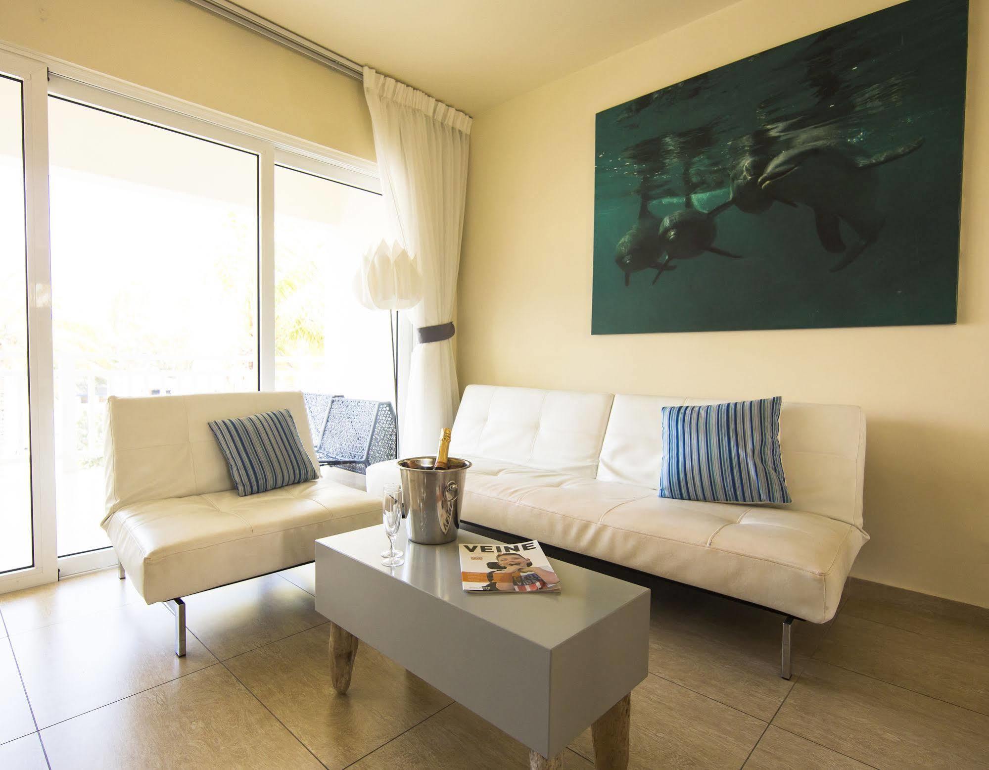 Dolphin Suites & Wellness Curacao Willemstad Esterno foto