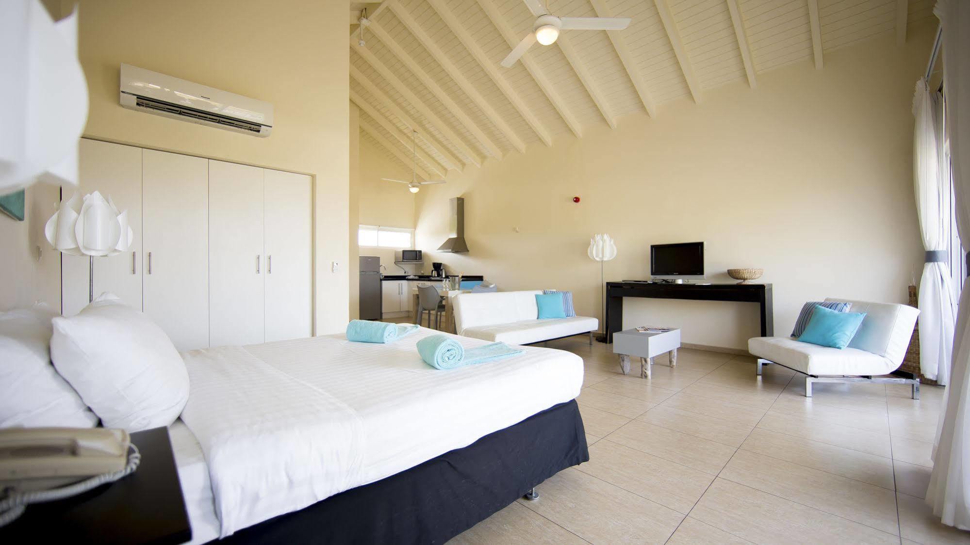 Dolphin Suites & Wellness Curacao Willemstad Esterno foto