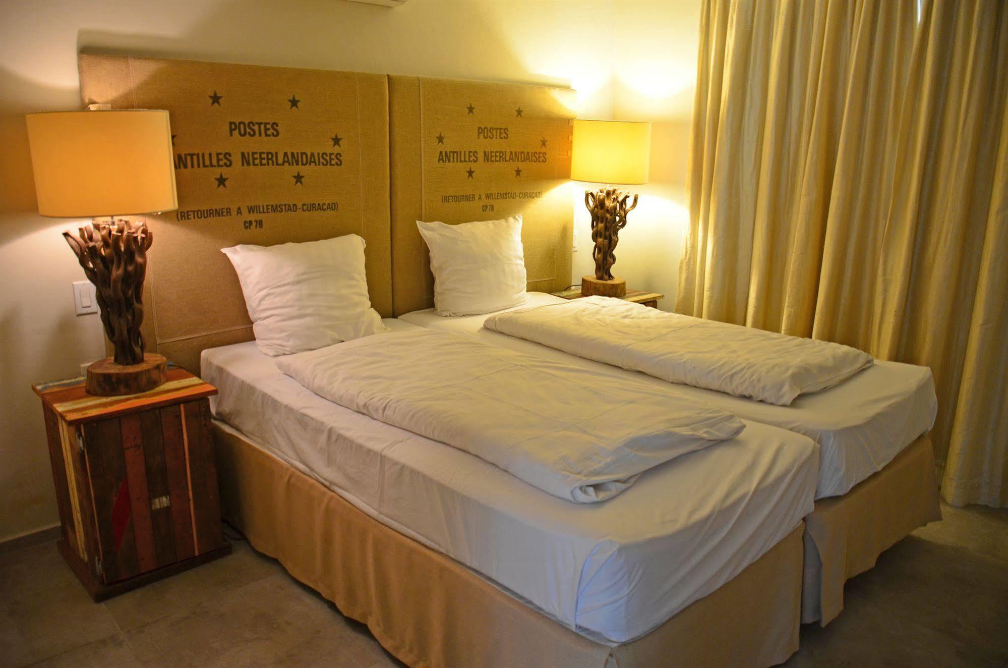 Dolphin Suites & Wellness Curacao Willemstad Esterno foto